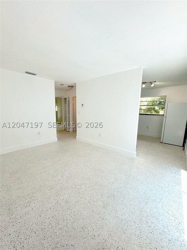 Foto del edificio - 1235 NW 6th St