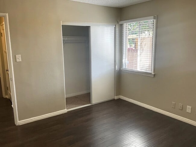 Foto del edificio - 9234 Kewen Ave