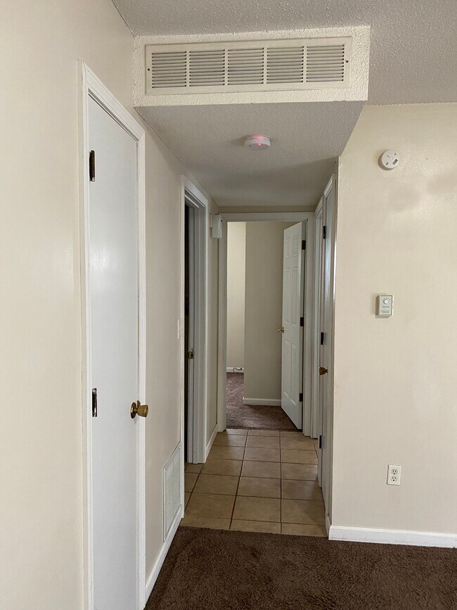 18852 E Wigwam Plz Unit 18852, Independence, MO 64056 Apartments in