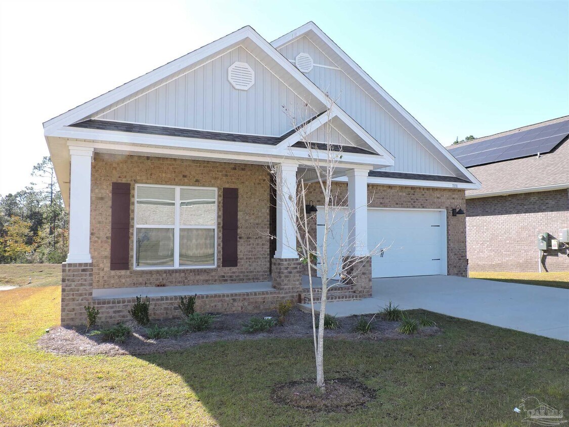 Foto principal - 7838 Burnside Lp