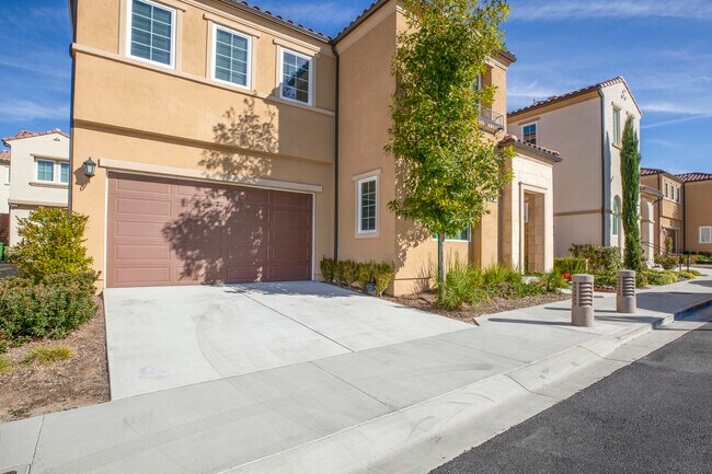 Building Photo - 20817 W Bur Oak Cir