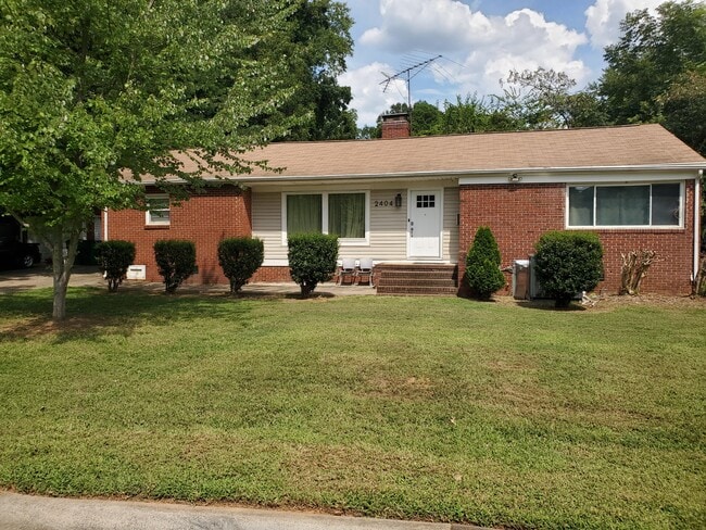 Building Photo - 2404 Edison St