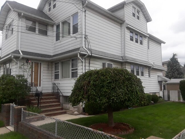 Building Photo - 40 Gall Ave