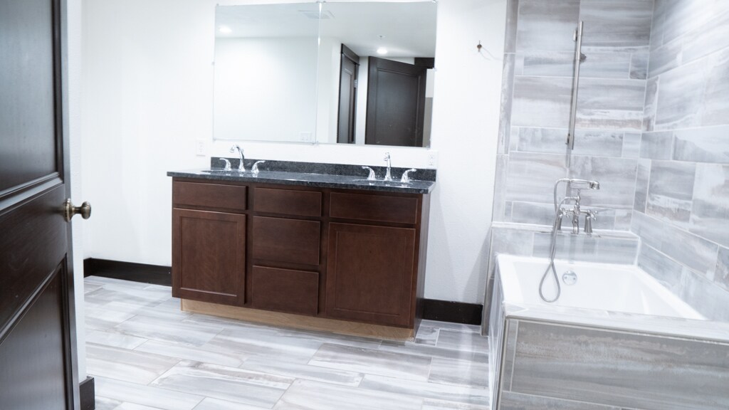 Foto principal - 415 3rd St SE