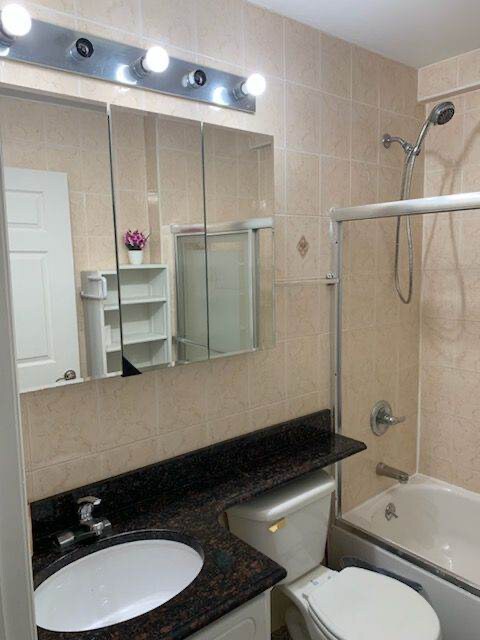 Building Photo - 85-14 Broadway