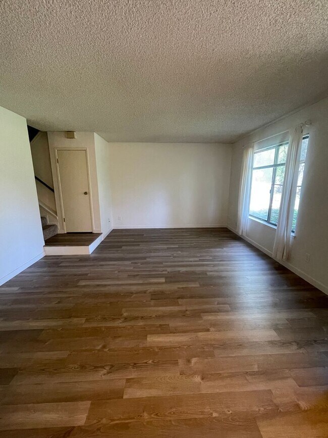 Foto del edificio - Beautiful Capitola Condo minutes from Capitola Village!