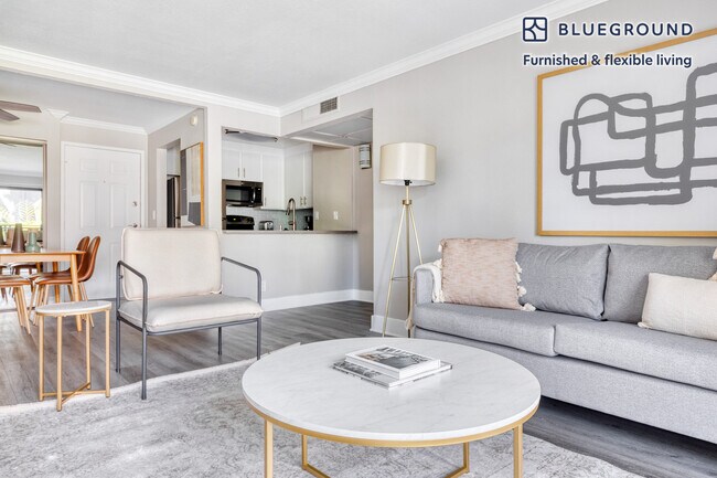 Foto del edificio - 6333 Canoga Ave