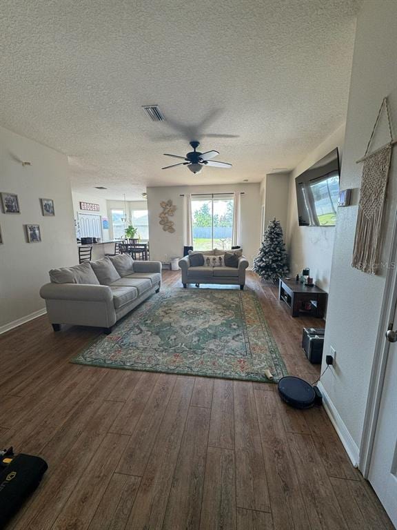 Foto del edificio - 2515 Torrens Dr