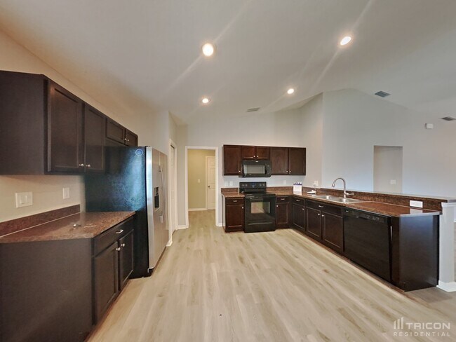 Foto del edificio - 3311 Mahogany Pointe Loop