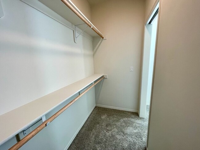 Building Photo - 2 BD / 2 BA