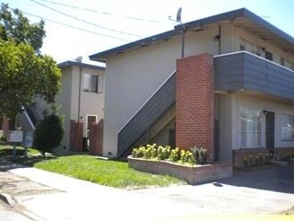 Building Photo - 389 Clifton Ave