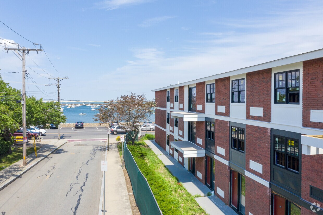 The Bradford Lookout Apartments 98 Water St Plymouth, MA