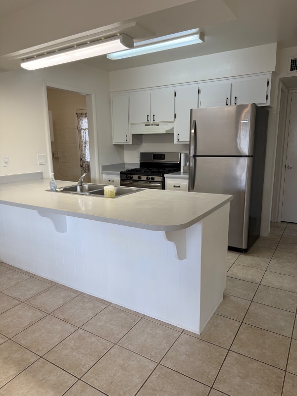 Building Photo - 2237 Davis Ave