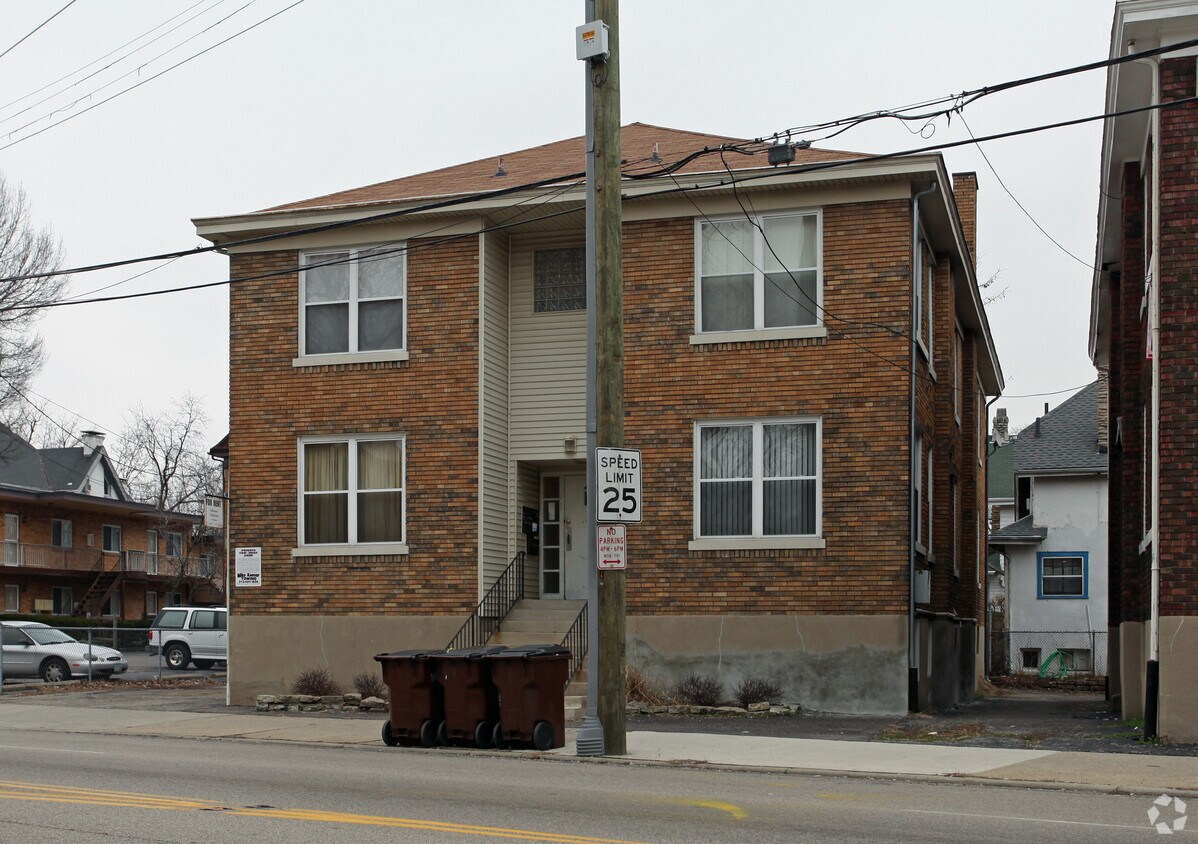 Foto del edificio - 4008-4010 Montgomery Rd