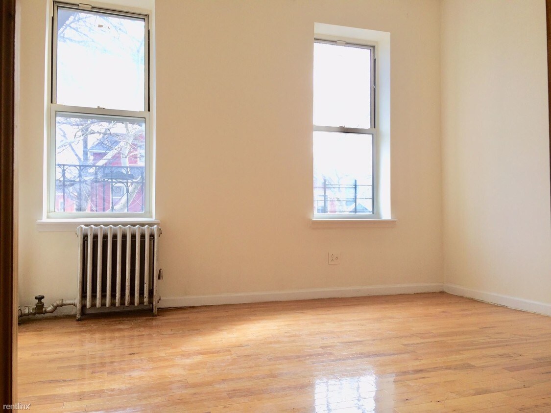 Primary Photo - 2 br, 1 bath Apartment - 245 Midwood Street