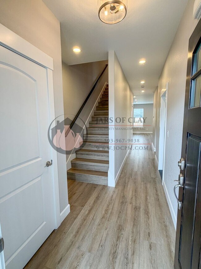 Foto del edificio - 1333/1335 Oppek St NE #2023-LL765