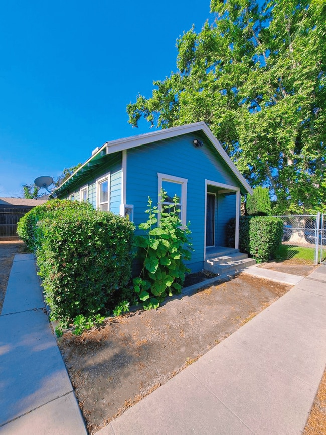 Building Photo - 436-442 N Effie St.