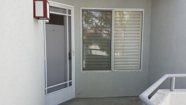 entrance - 27833 Emerald