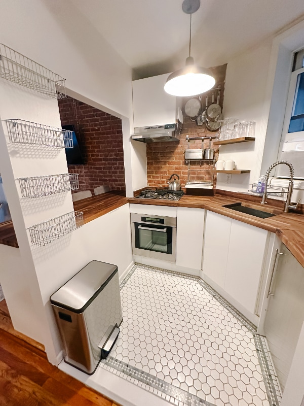 Foto del edificio - 331 E 92nd St