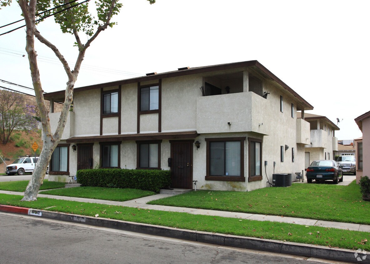Building Photo - 9604-9606 Beverly St