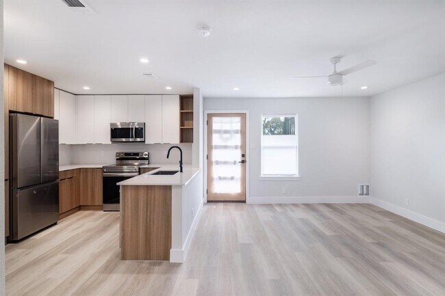 Building Photo - 5304 St Georges Green