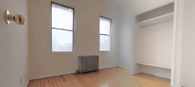 Building Photo - 134 Frost St