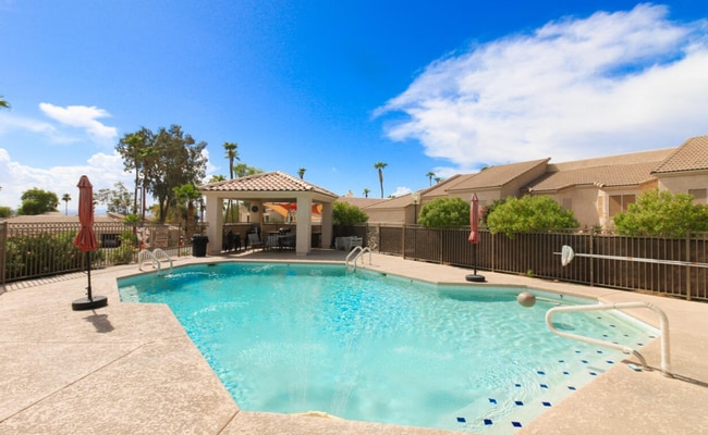 Foto del edificio - Gleaneagles Golf Estates - Ground floor condo - Long term