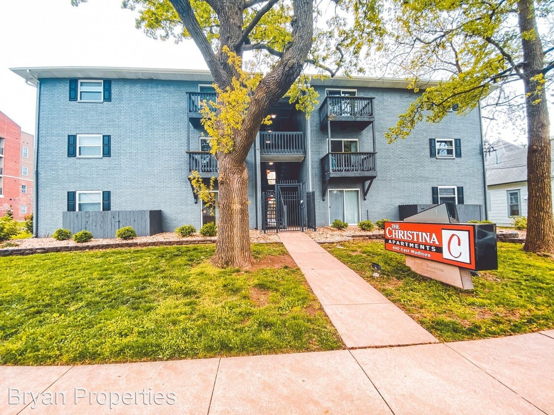 Primary Photo - 440 E Madison St