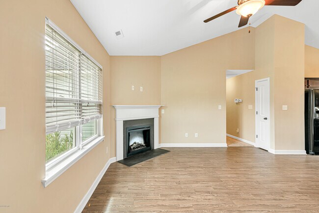 Building Photo - 202 Brice Ct