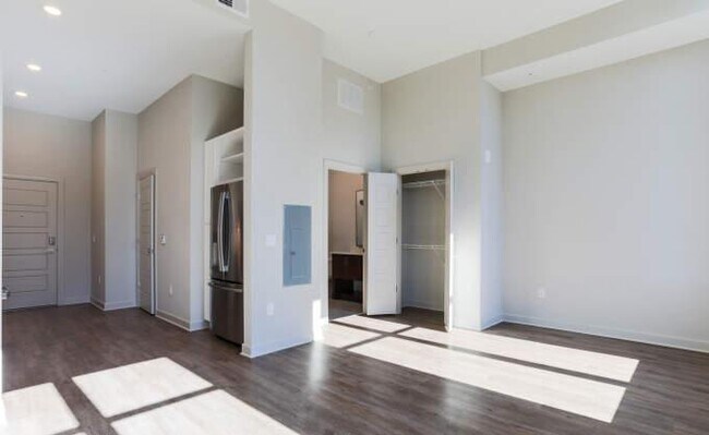 Building Photo - 2 bedroom in Atlanta GA 30305