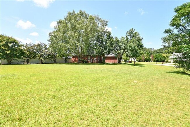 Building Photo - 314 Walden Station Dr