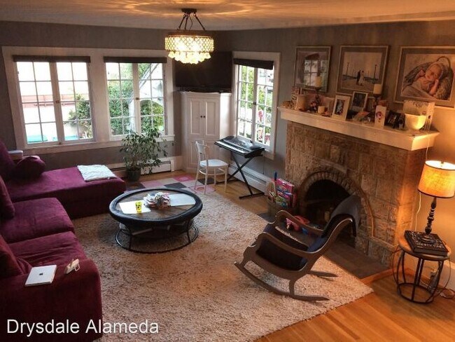Building Photo - 5 bedroom in Alameda CA 94501