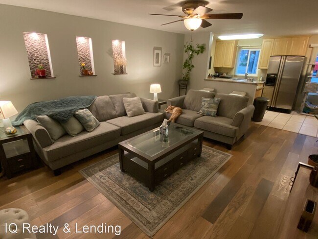 Building Photo - 2 br, 2 bath House - 1160 E Washington Ave #6