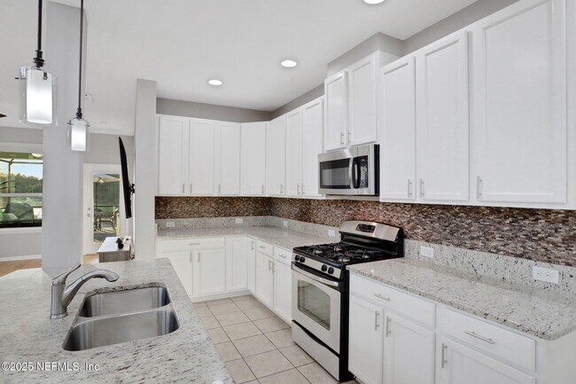 Building Photo - 434 Howland Drive