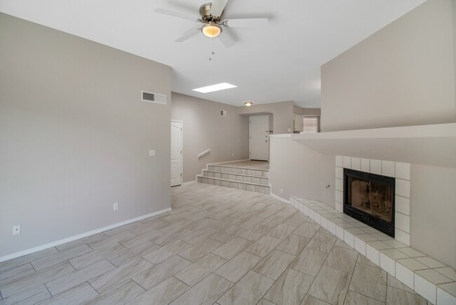 Building Photo - 7111 Desert Jewel Dr