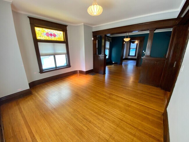 Foto del edificio - 229 Crescent NE- Walk to Medical Mile- Wat...