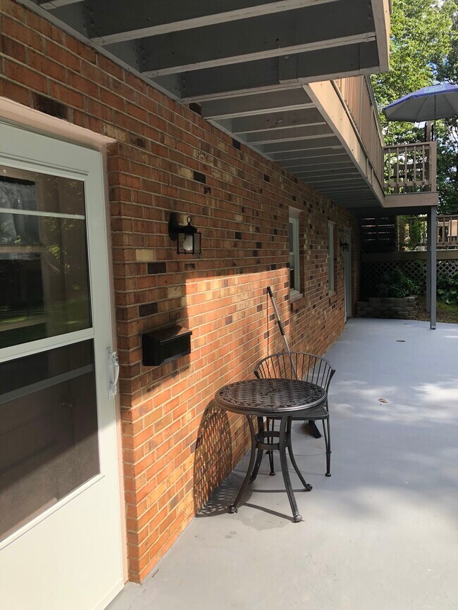 12374 Roselawn Ln Unit Lower, Midland, VA 22728 Rentals in Midland at 12374 Roselawn Ln Midland