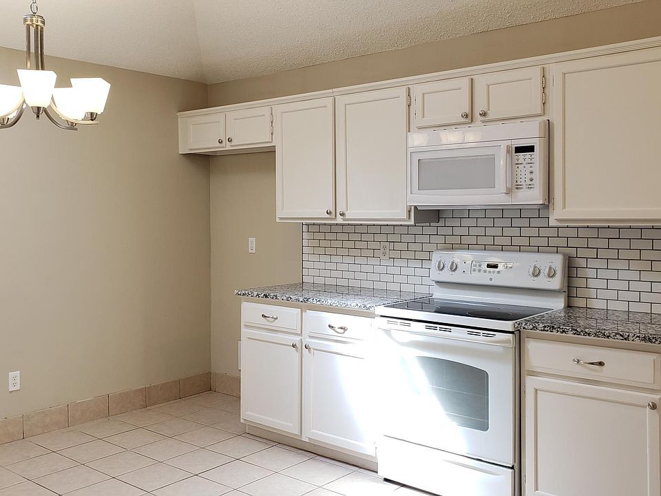 Building Photo - 1656 Kingspoint Dr