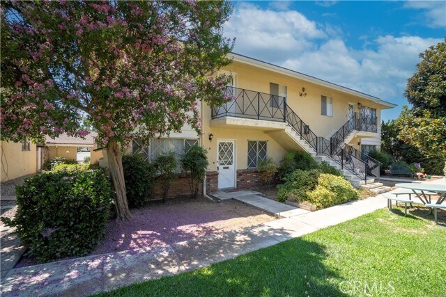 Foto del edificio - 534 Roosevelt Rd
