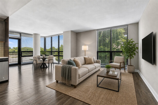 Building Photo - Lakehouse