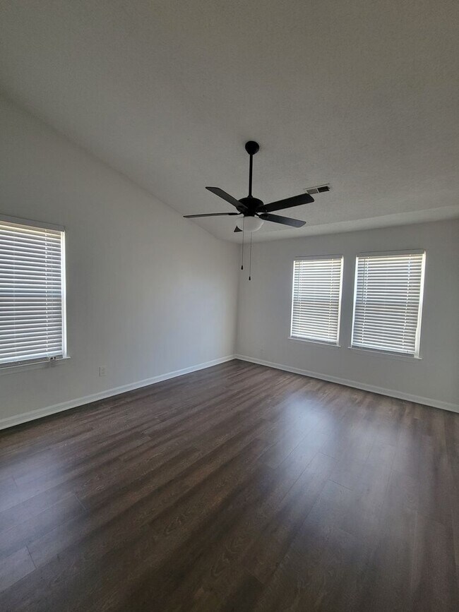 Foto del edificio - 2 bedroom 2 full bath condo