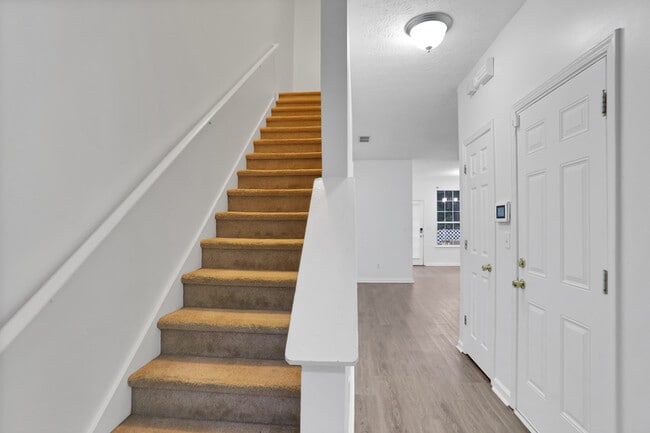 Building Photo - 5640 Terremont Cir