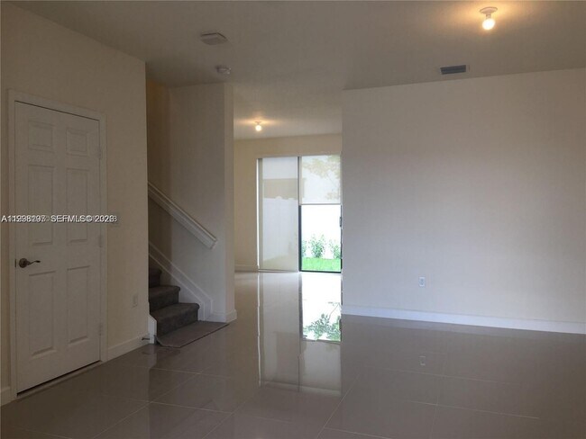 Building Photo - 10323 W 34th Ln