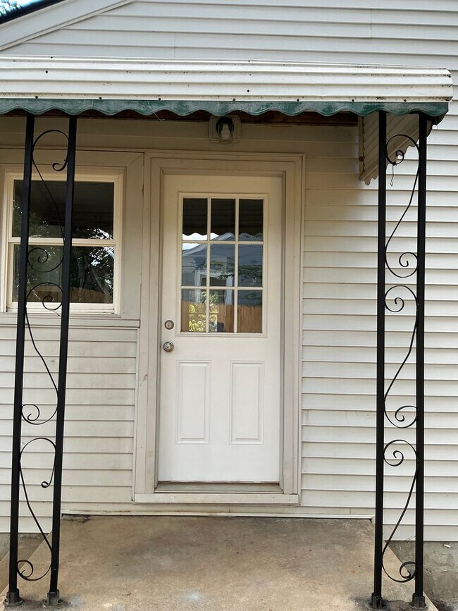 Foto del edificio - 415 Gary Hills Dr