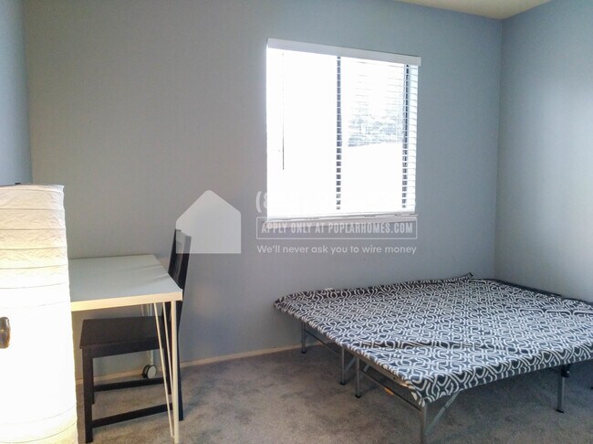 Building Photo - 5025 Valley Crest Dr