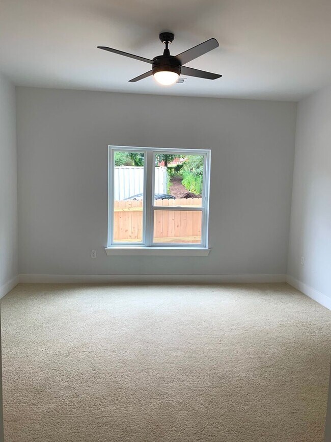 Foto del edificio - East Austin 1 Bedroom Condo