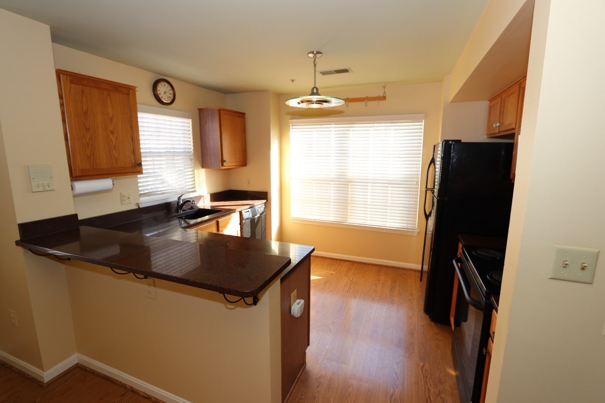 Kitchen 1 - 174 Kendrick Pl (Gaithersburg, MD)