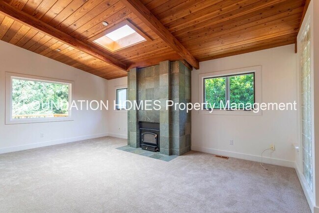 Building Photo - 60 Corte Madera Ave