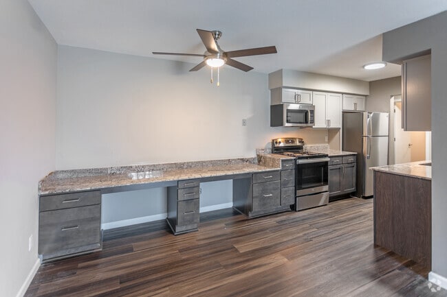 2BR, 1BA - 1,030SF - Heatherwood Apartments | MODERNIZED LIVING
