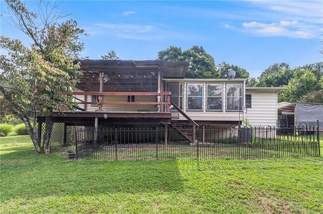 Foto del edificio - 19038 Pinecrest Ln